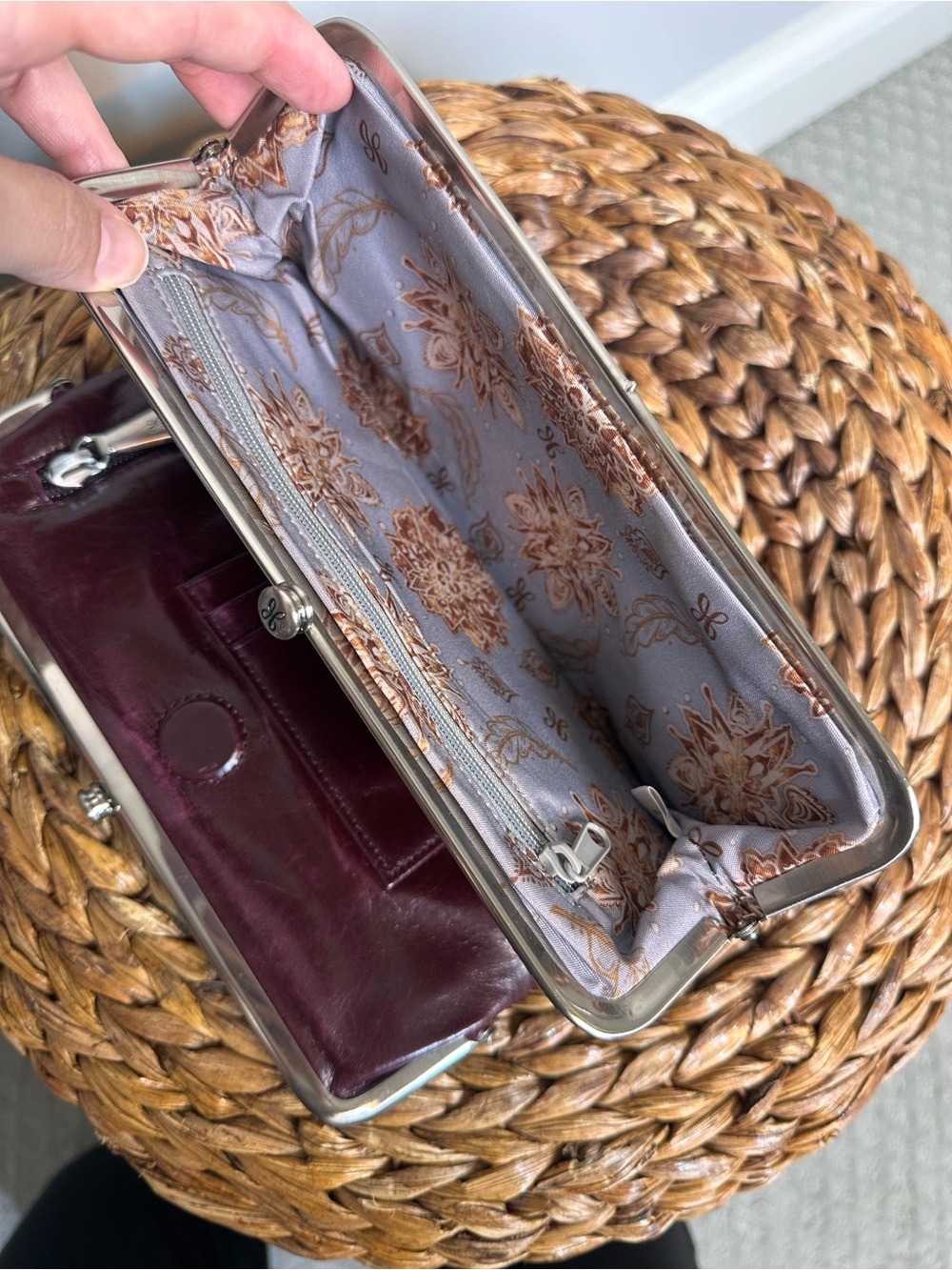 Hobo International Lauren wallet clutch burgundy oxblood leather kisslock - Picture 6 of 7